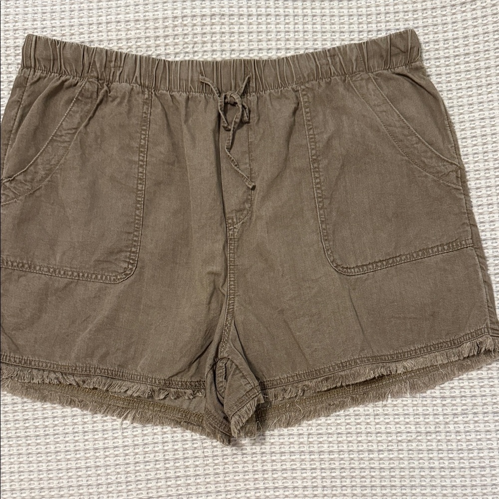 Time and Tru Women's Tan Cargo Shorts Size XL Relax Fit